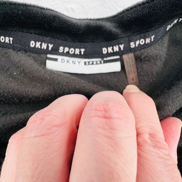 DKNY Sport Top Small Black Velvet Crewneck Cropped Pullover 3/4 Wide Sleeve - Picture 3 of 9